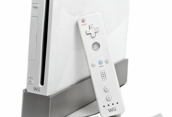 1200px-Wii_console